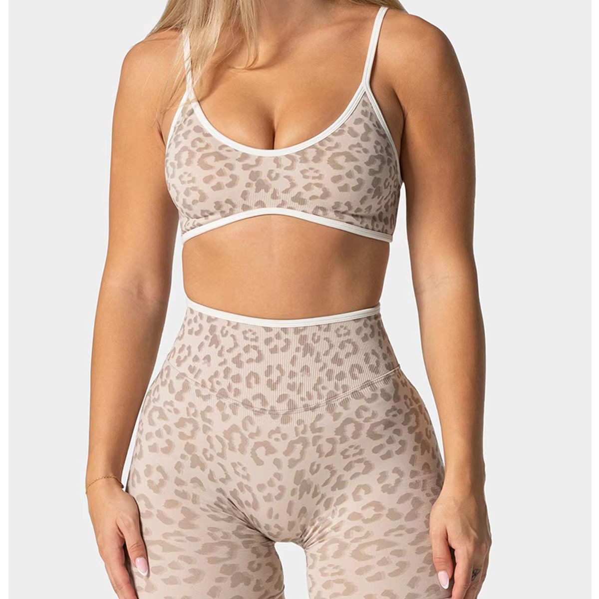 Leopard Print Color-Block Bra  - Yoga Blocks บทวิจารณ์และราคา