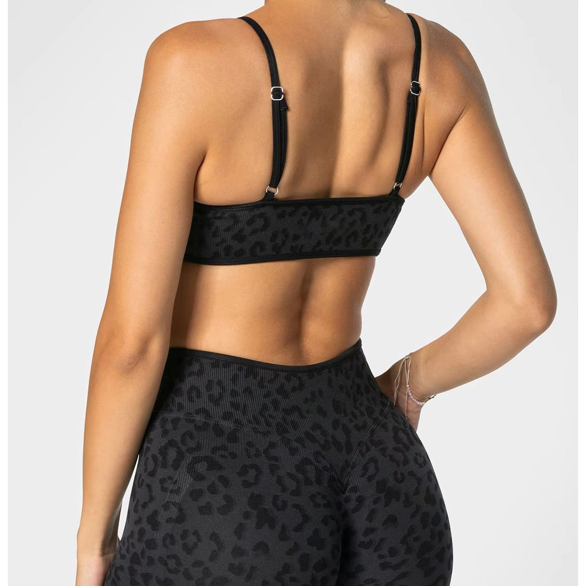Leopard Print Color-Block Bra  - Yoga Blocks บทวิจารณ์และราคา